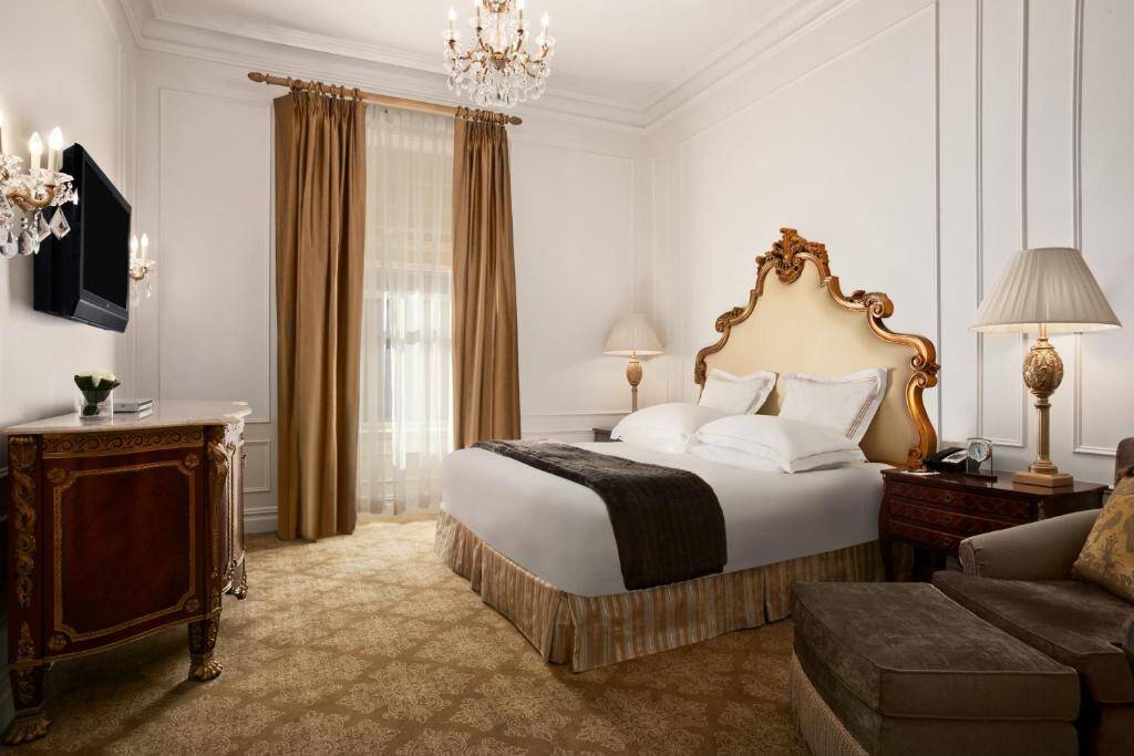 Grand Luxe King Room