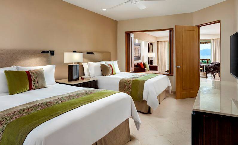 PARLOR SUITE