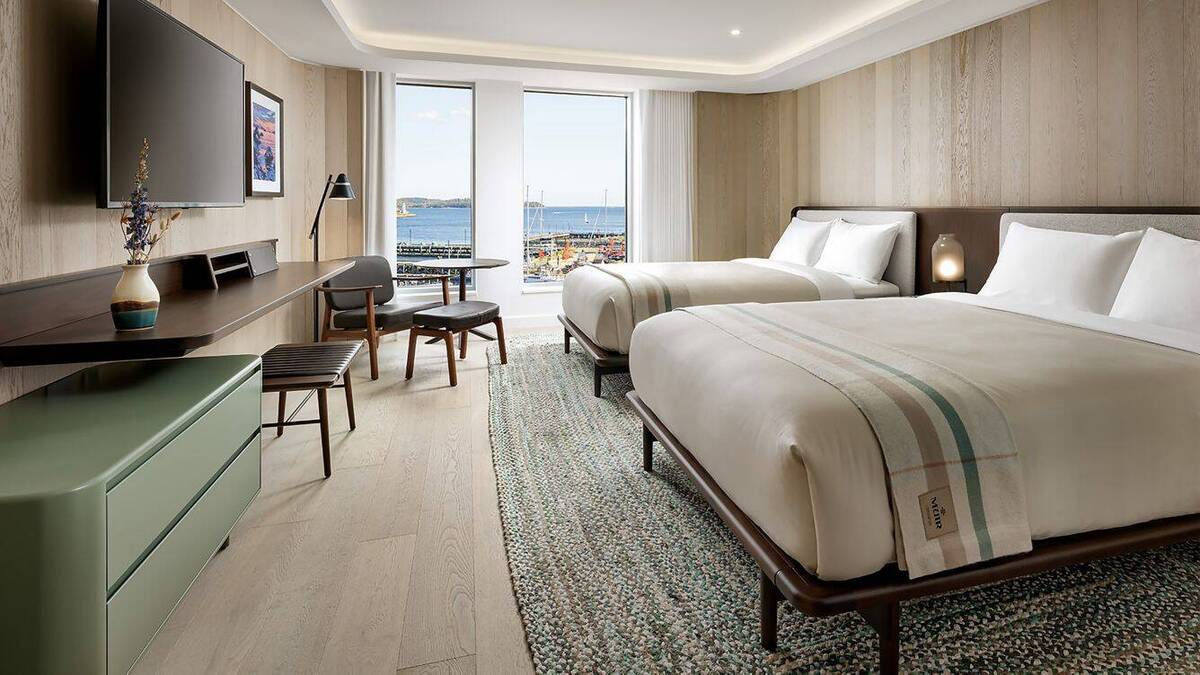 Signature Double Queen, Guest Room