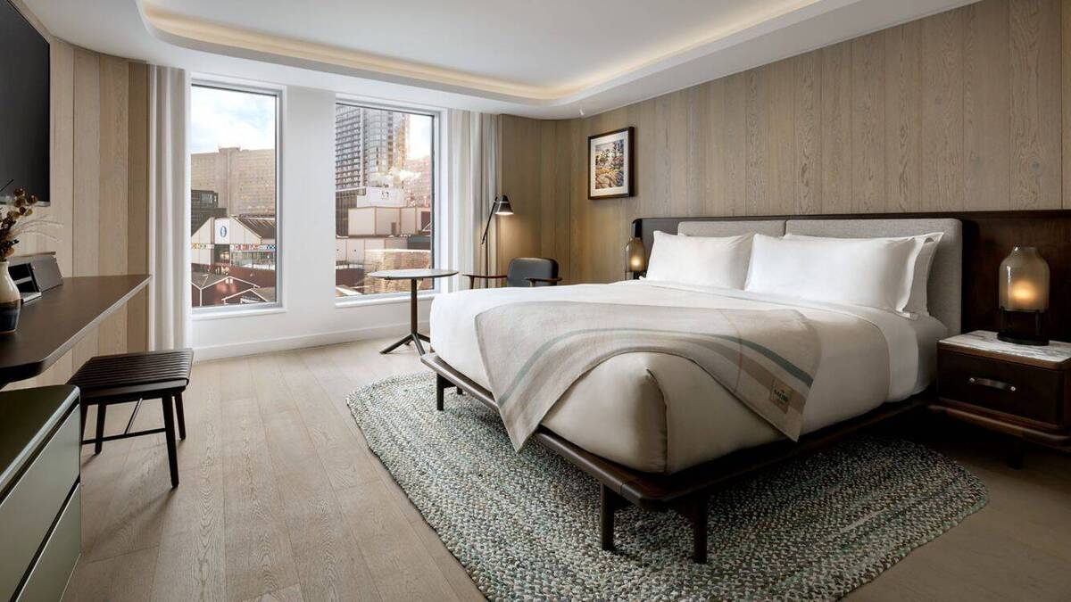 Standard King, Guest Room