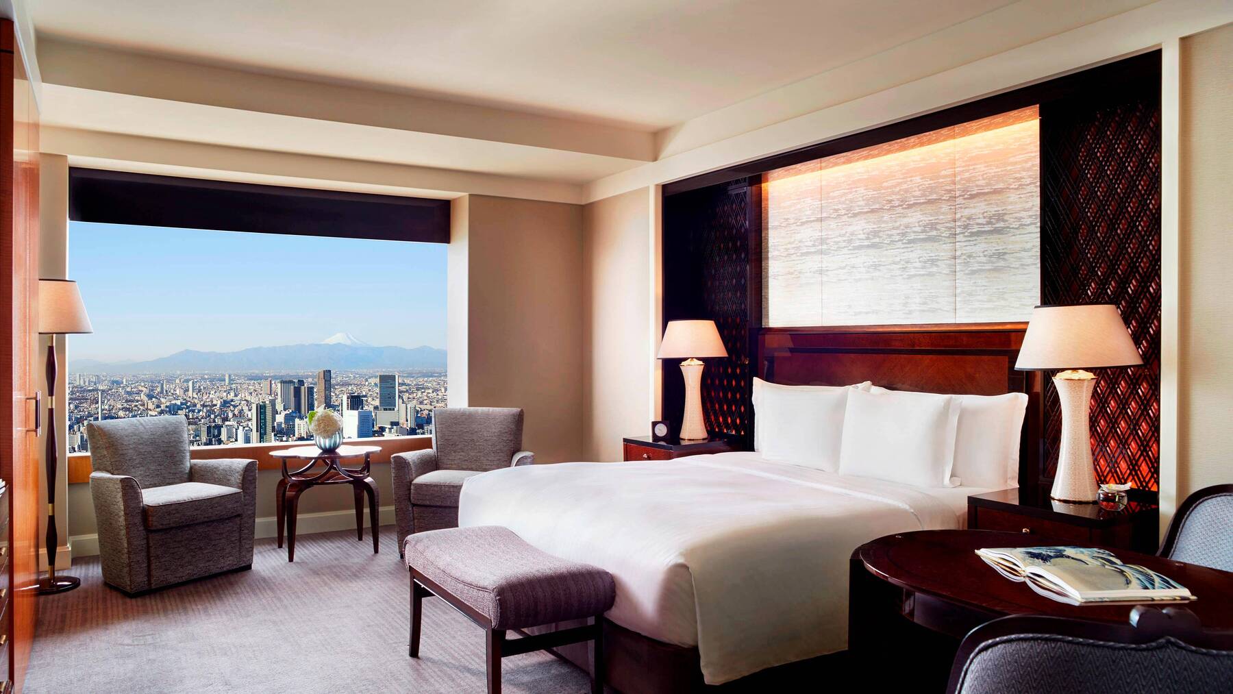 Tokyo Deluxe King Skyline view