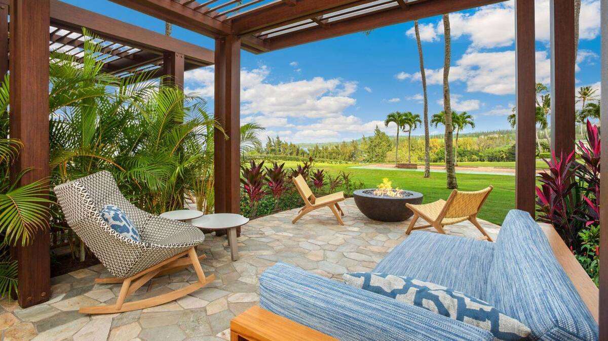Fire Lanai Golf View Deluxe Guest room 2 Queen(s)