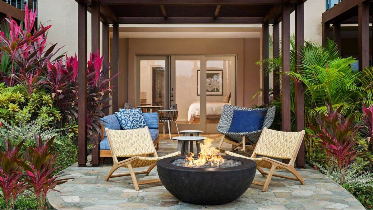 Fire Lanai Golf View Deluxe King Partial Golf view Ground floor