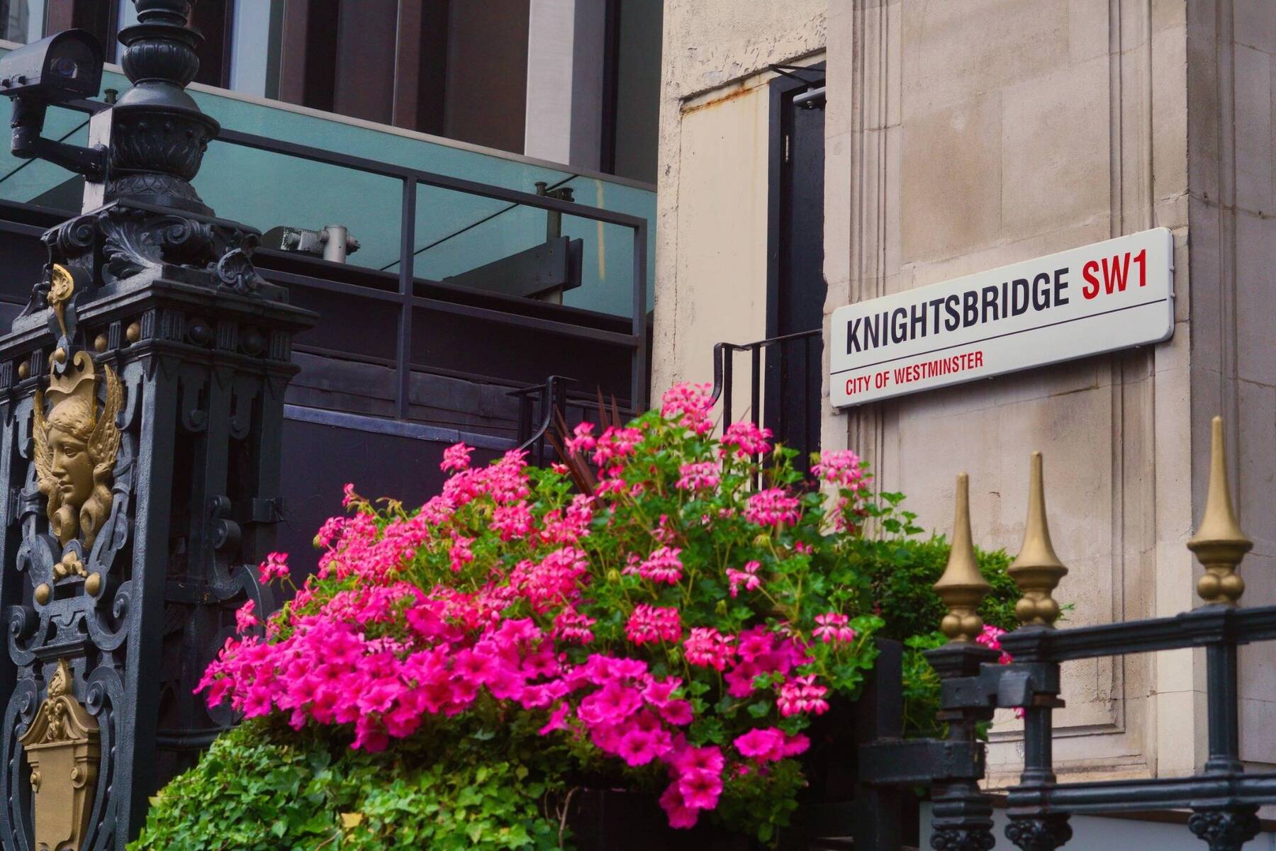 Discover the hidden gems of Knightsbridge, London