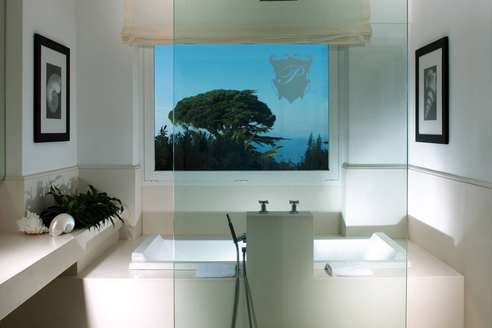 Art Suite Sea Side