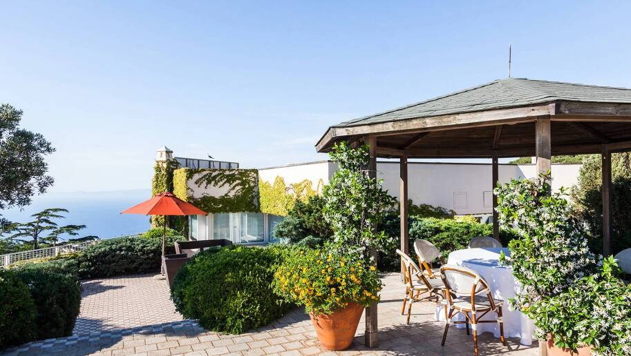 Presidential Paltrow Sea Side with Private Pool and Terrace