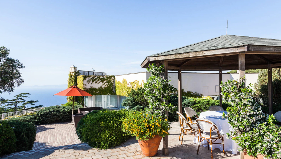 Presidential Paltrow Sea Side with Private Pool and Terrace