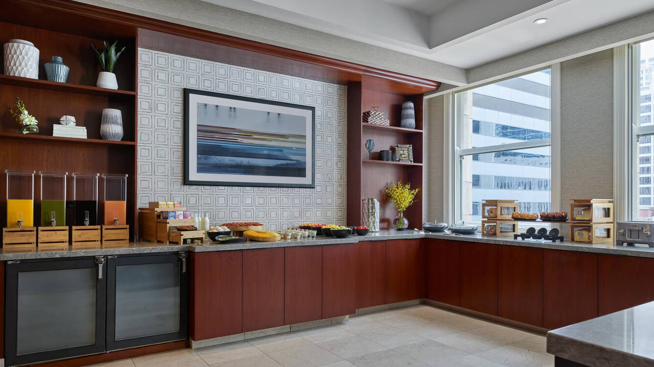 EXECUTIVE LEVEL GUEST ROOM KING