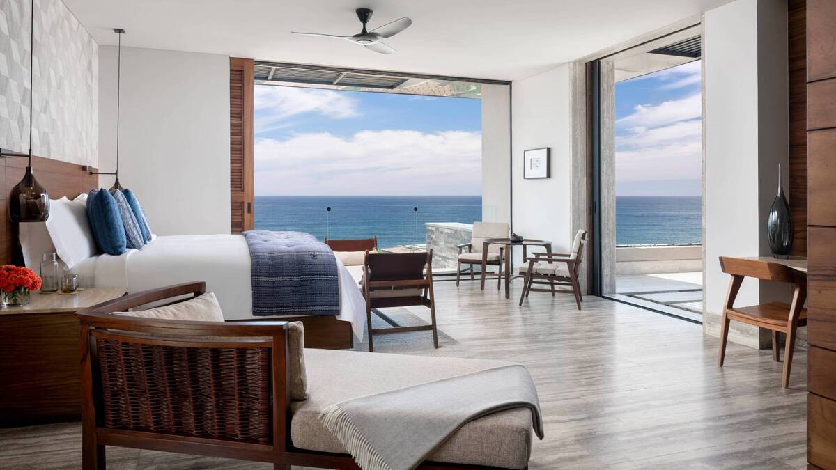 Ocean View Plunge Pool, Upper Floor Terrace