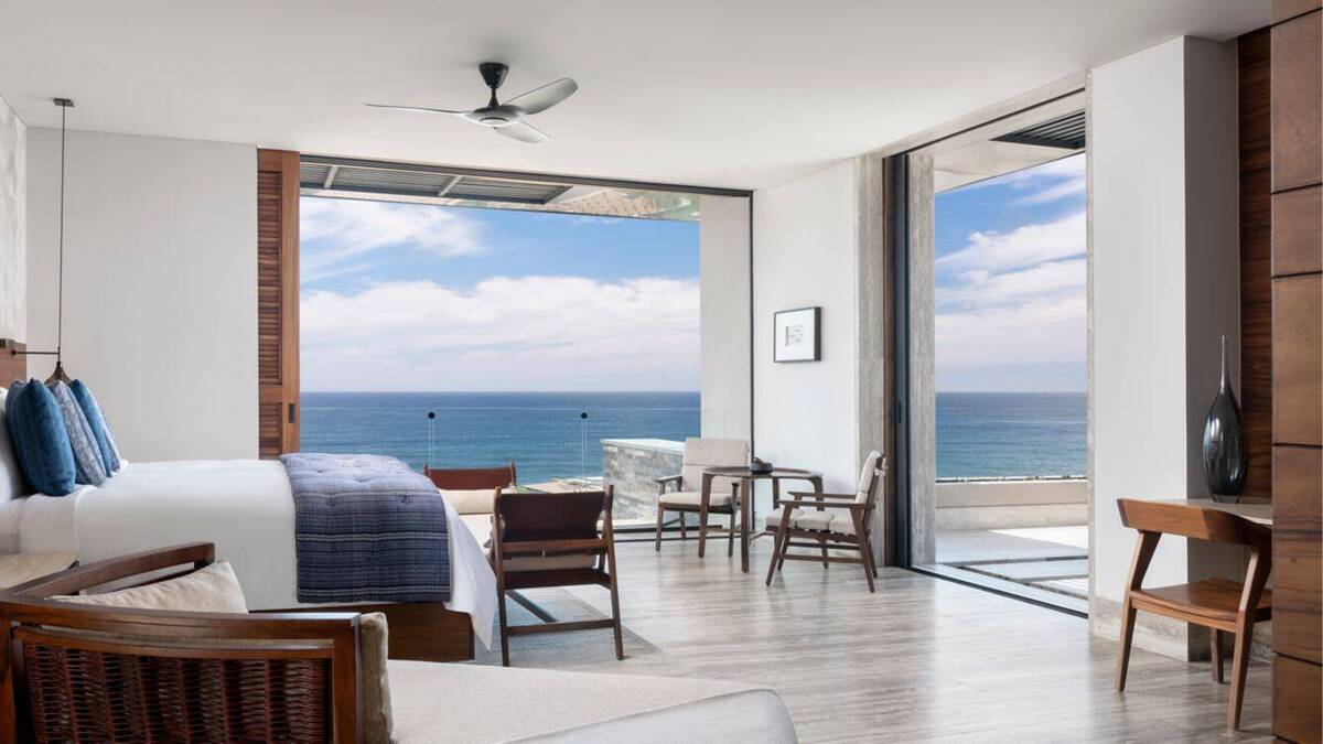 Oceanfront One King Upper floor Plunge Pool Terrace