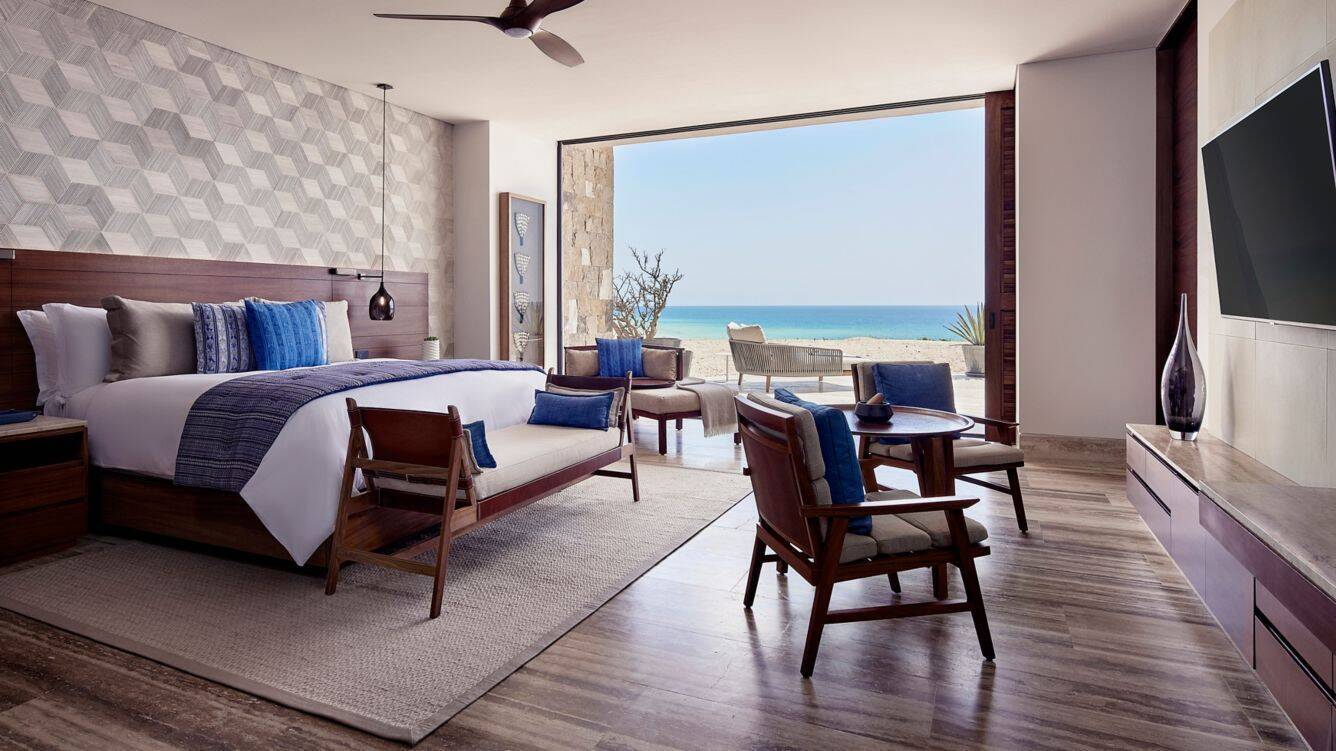 Family Cortes Beachfront Two Bedroom Suite