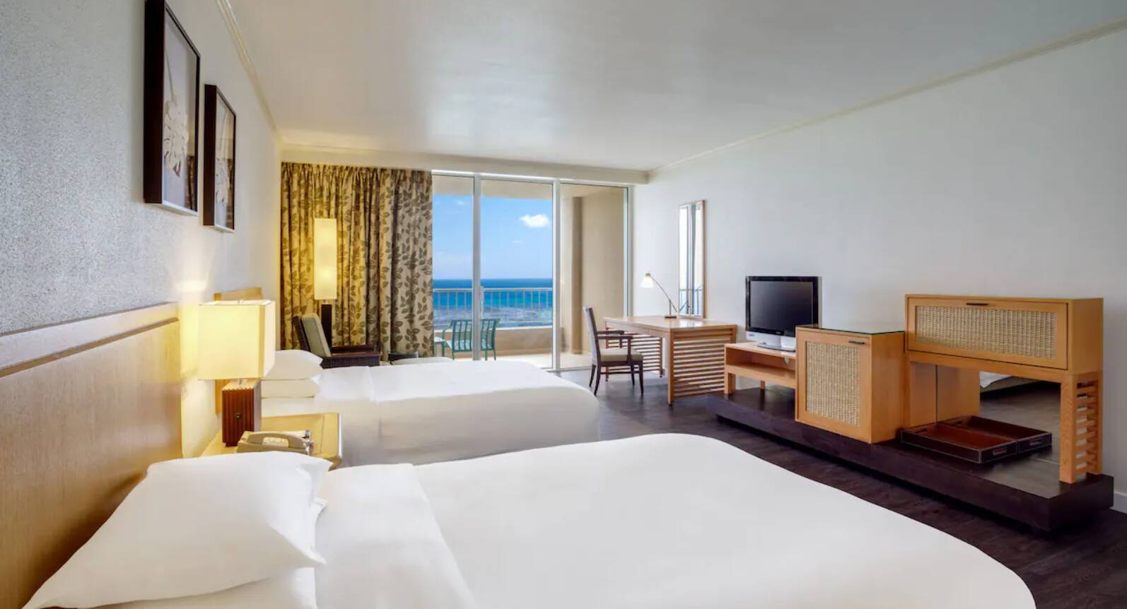 Ocean Front Two Twin Beds  