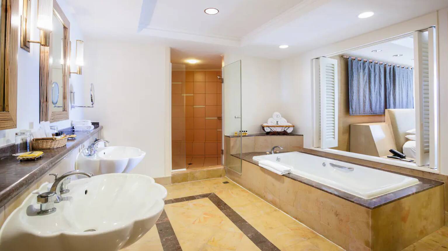 Regency Executive Suite Twin