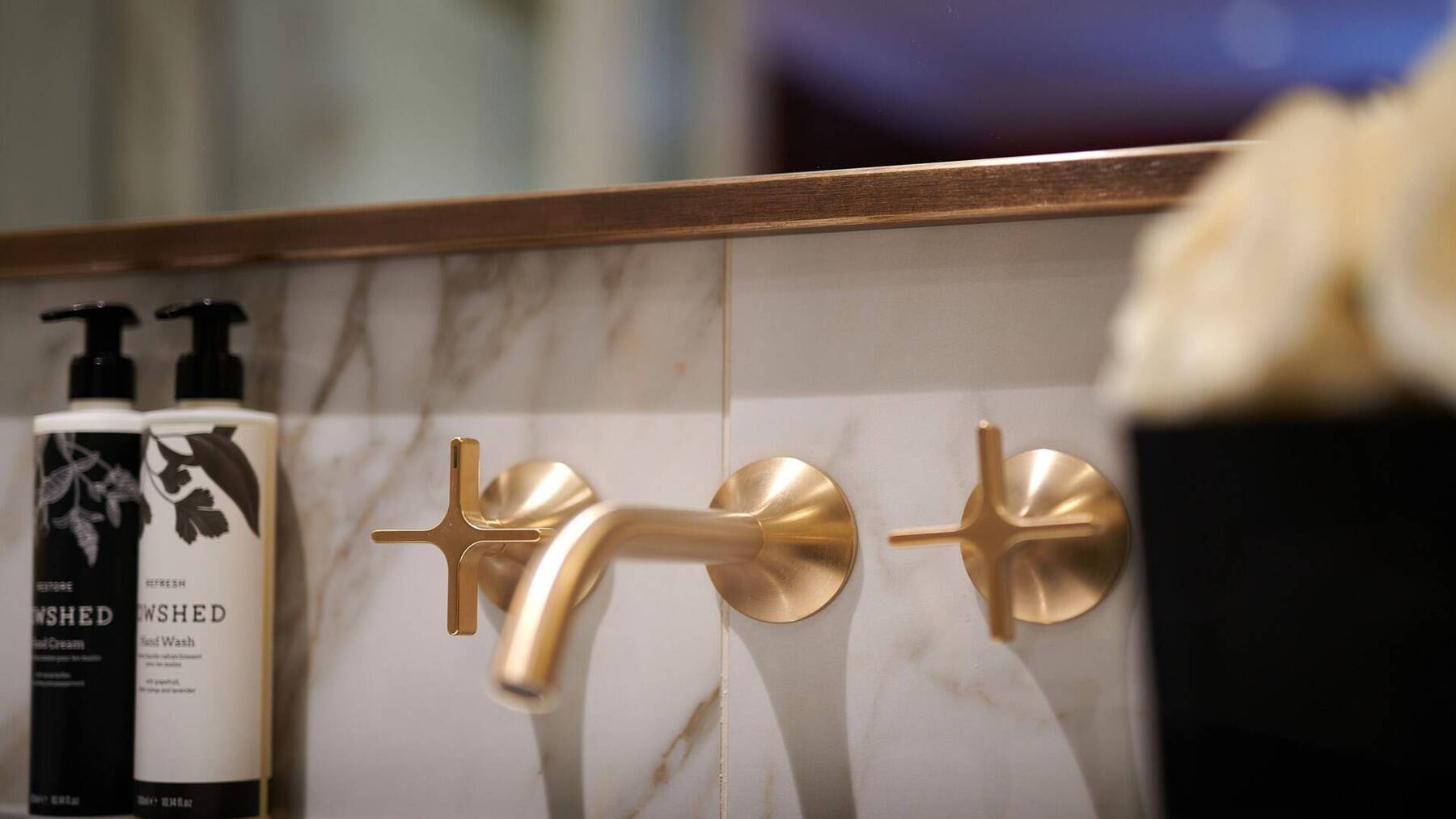 Loch View Studio Suite  Auld House