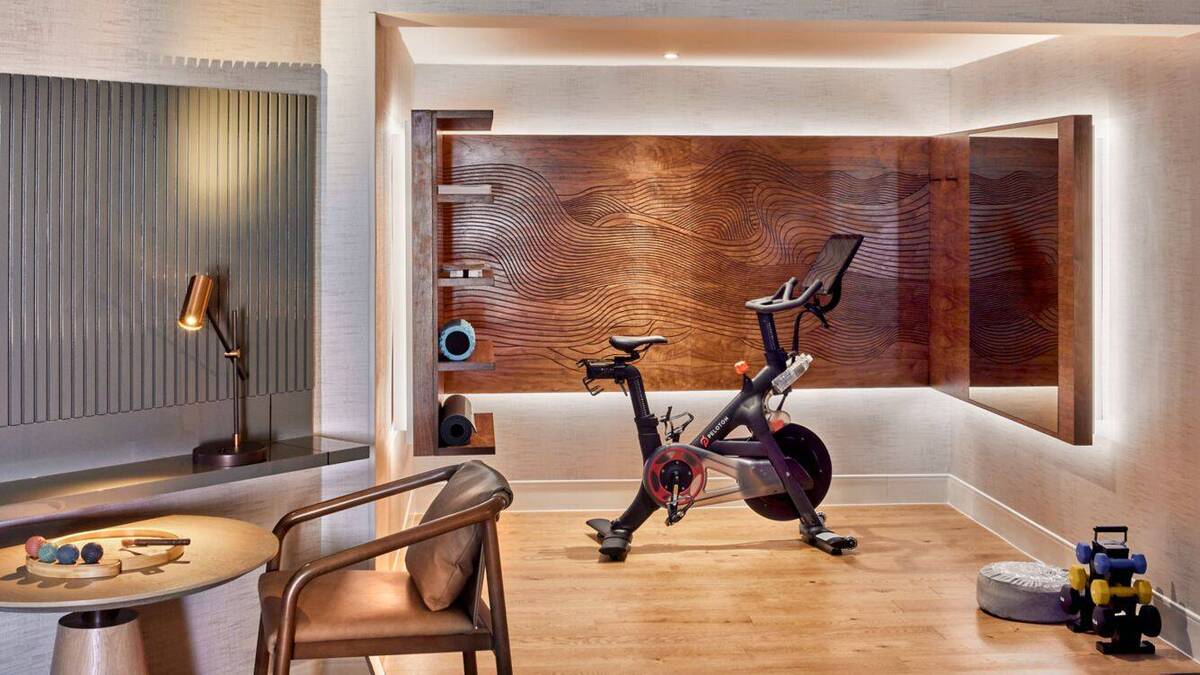 Peloton Wellness Suite, 1 King, Sofa bed, Balcony