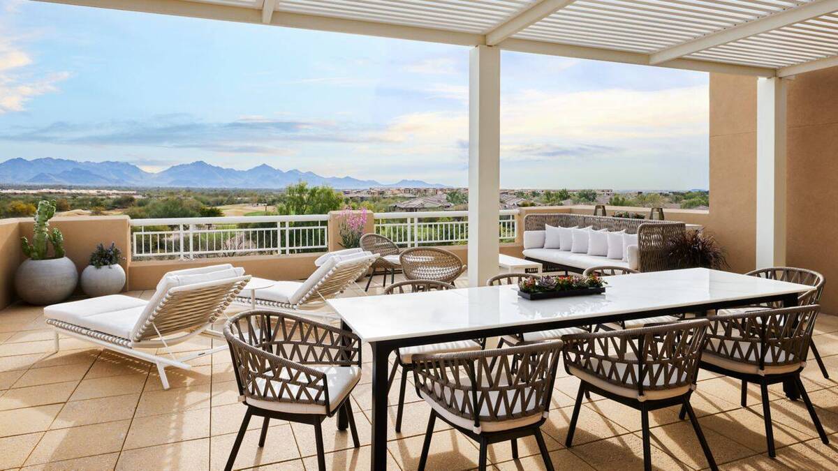 Sundeck Suite, 1 King, Sofa bed, Pool View, Roof Top Terrace