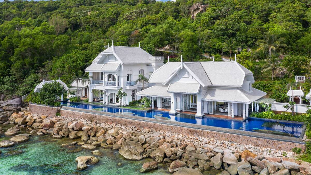 Lamarck House Seven Bedroom Residence Seafront