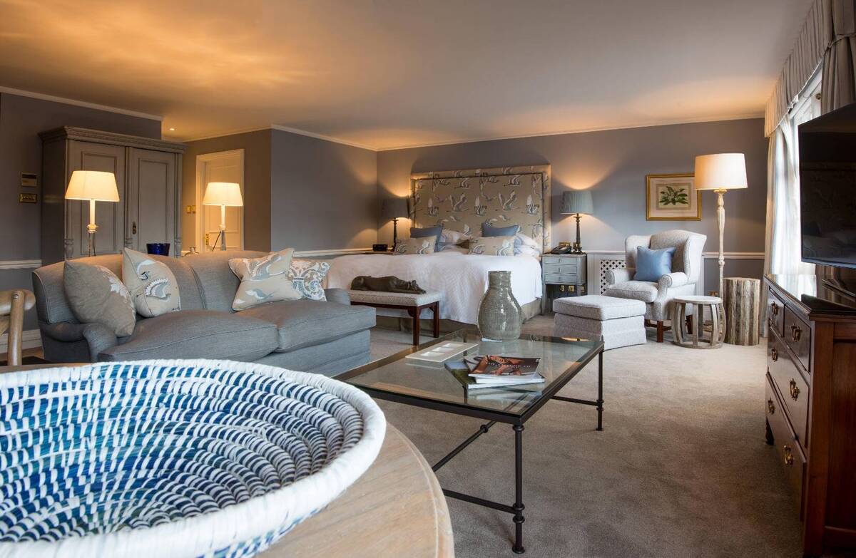HOTEL SUITE