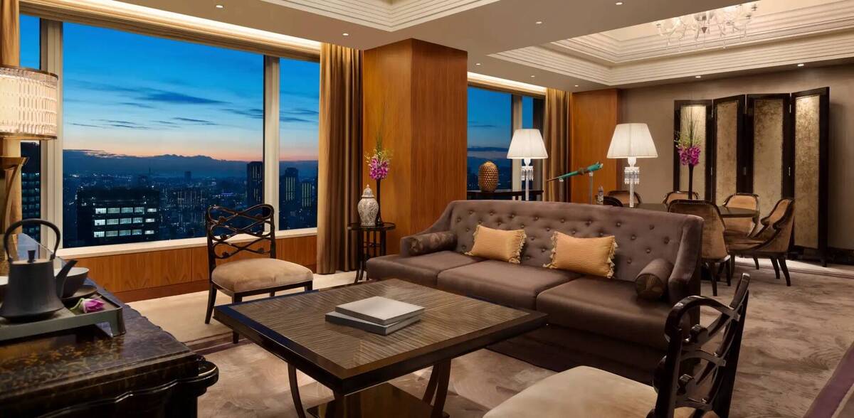 Shangri-La Suite