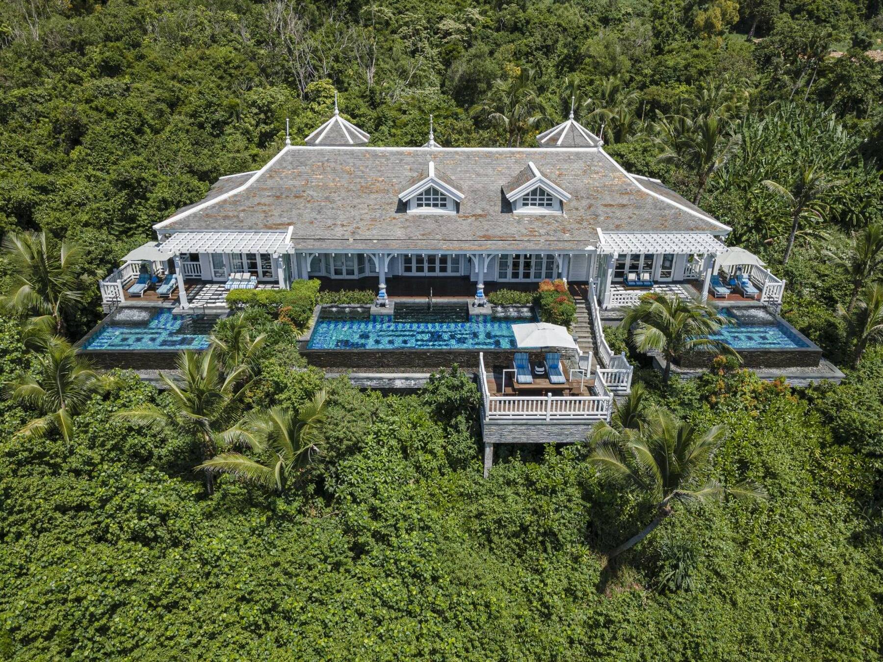 Three-Bedroom Bai Bac Bay Villa