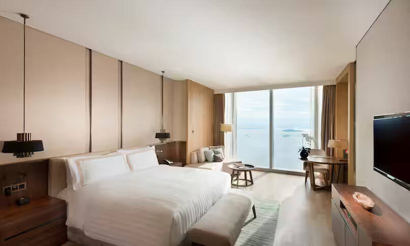KING DELUXE SEA VIEW