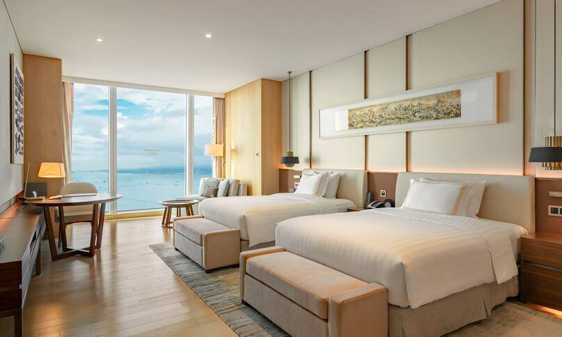 TWO QUEEN BEDS SEA VIEW