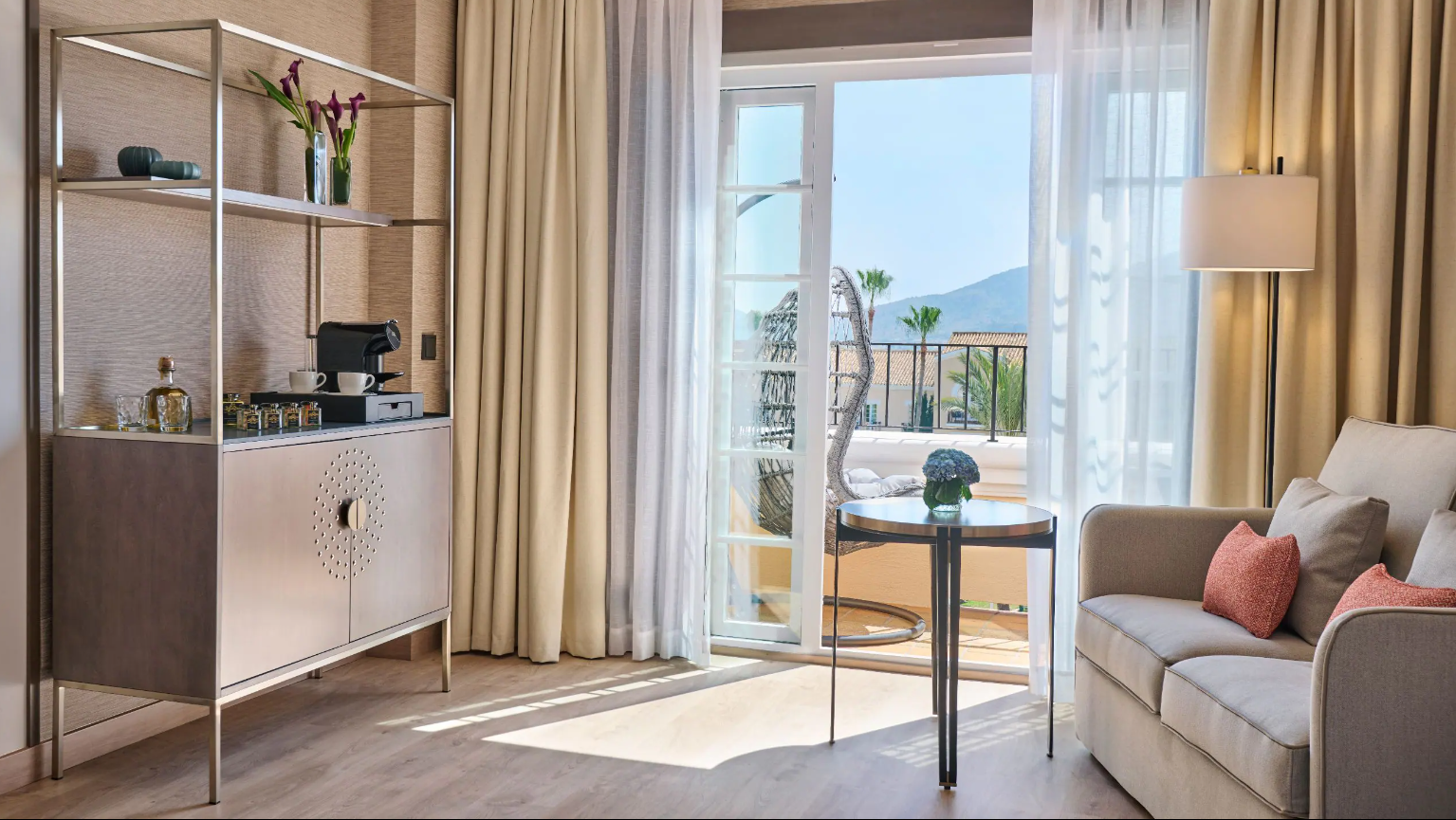 King Bed Golf View with Balcony