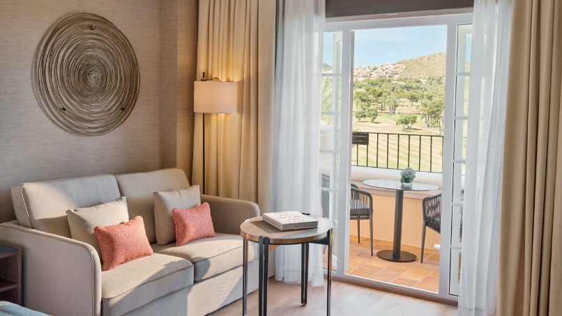 King Bed Golf View Terrace With Grand Club Access