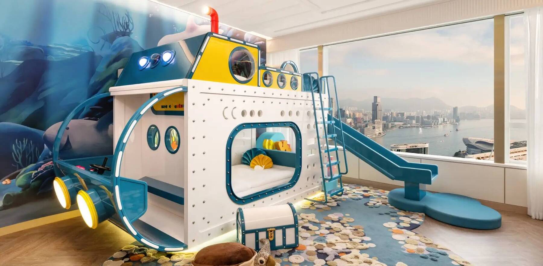 Underwater Treasure Themed Family Suite