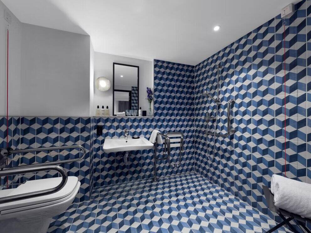 Two Twin Premium Accessible