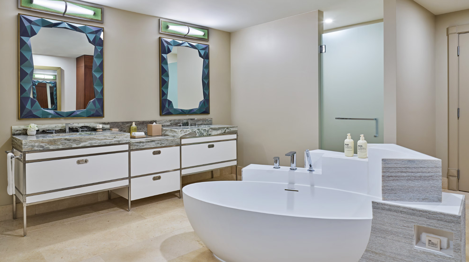 Caroline Astor Suite