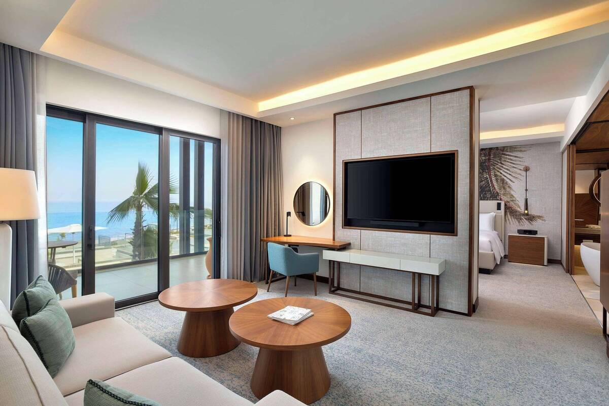 KING JUNIOR SUITE WITH OCEAN VIEW
