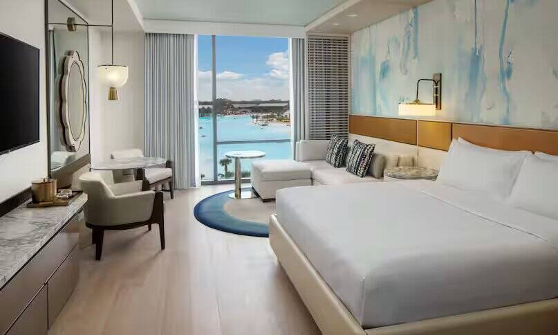 Lagoon View King Guestroom