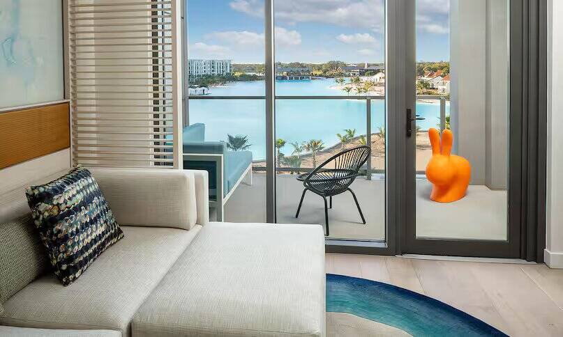 Lagoon View Luxury One Bedroom Suite- King - Balcony
