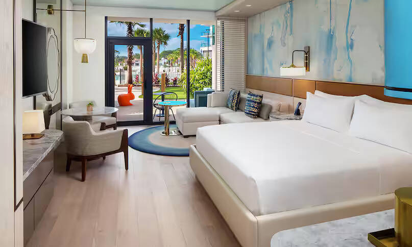 Poolside King Bed Guestroom with Patio