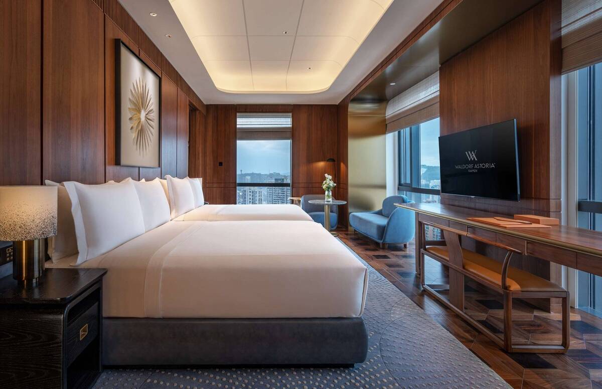 TWO QUEEN PREMIER ROOM