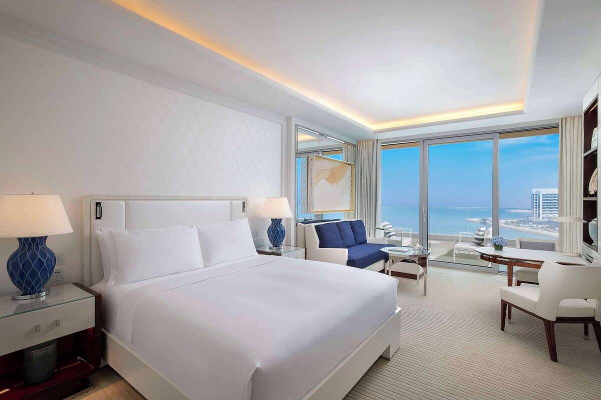 KING ACCESSIBLE DELUXE ROOM