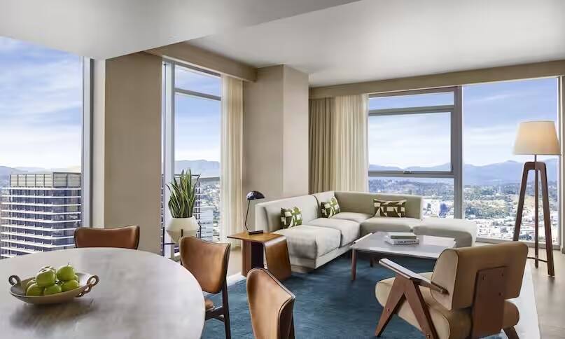 Premium Mountain View Suite King