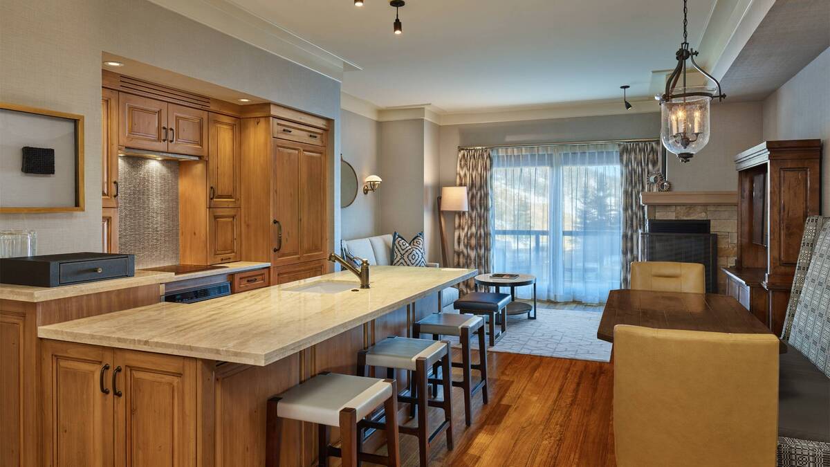 Valley View Suite Balcony Fireplace