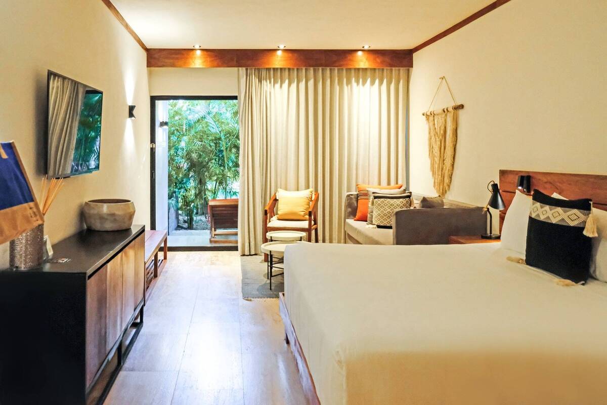 Essential Balcony Room