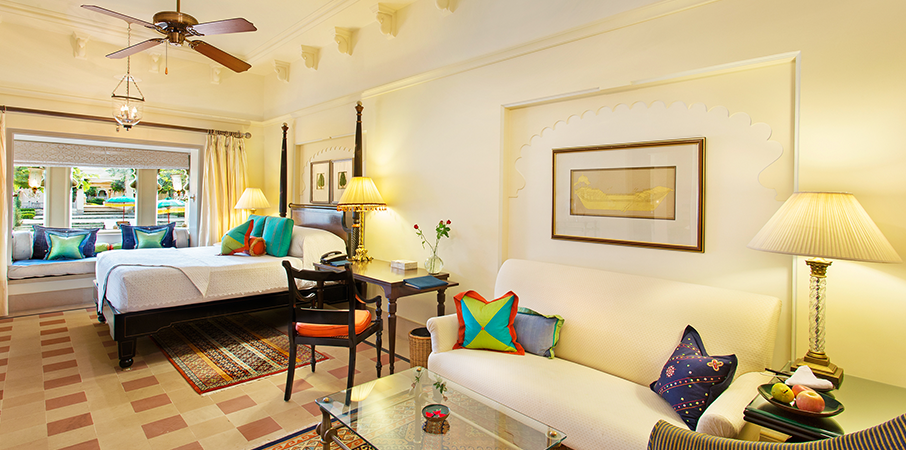 Premier King Pool View Room