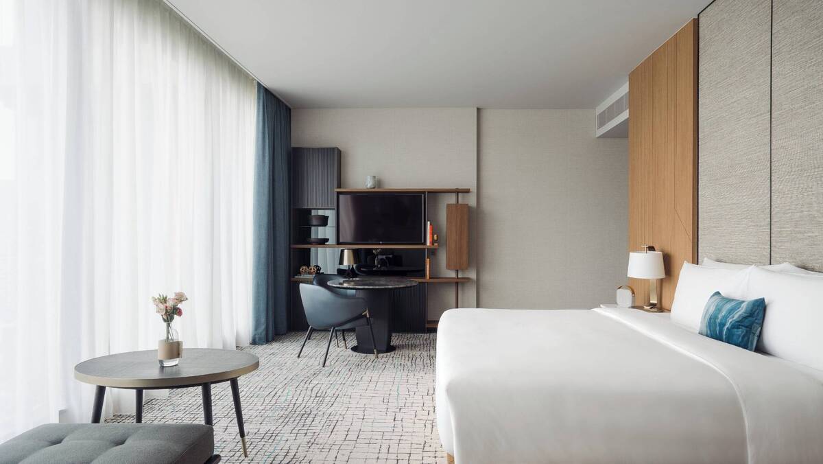 Essential King Room