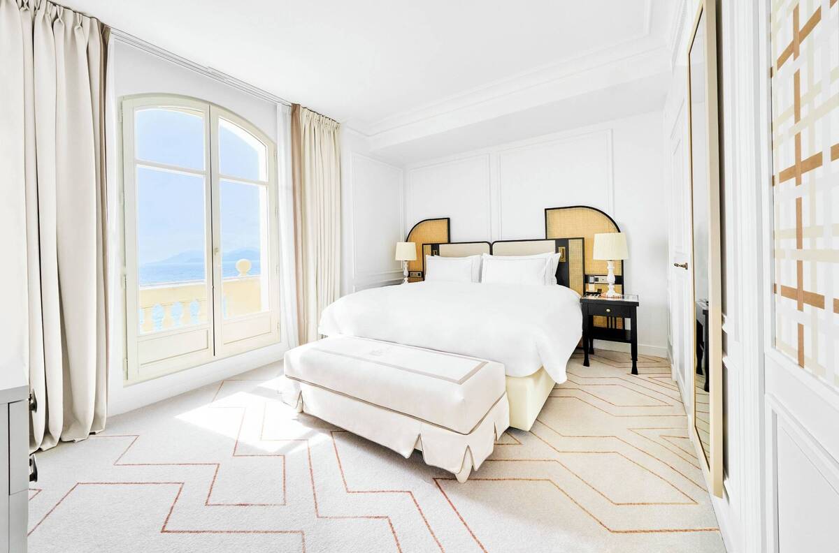 Classic Sea View King