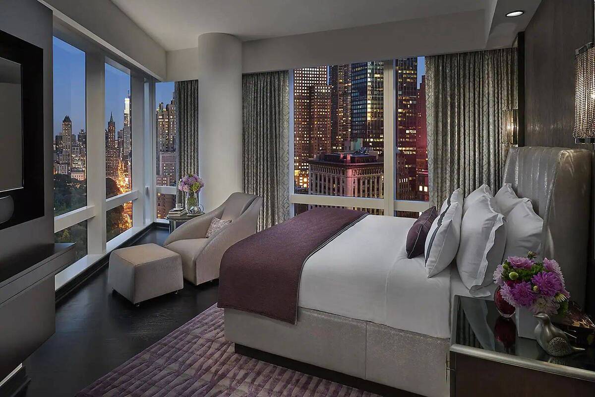 Premier Central Park View King Bedded Room