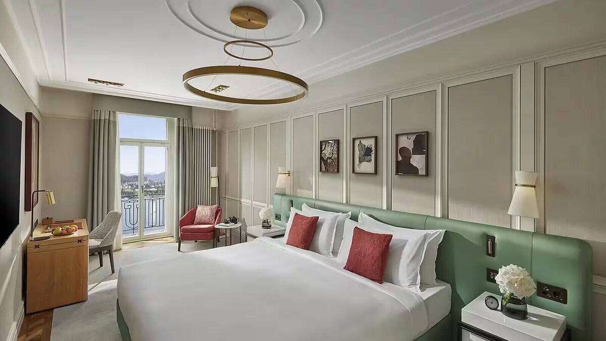 Superior Lake View Room with Balcony 