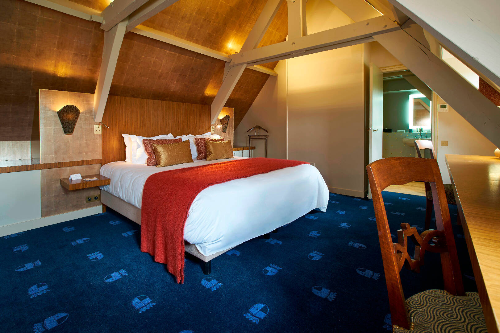 Deluxe Suite 