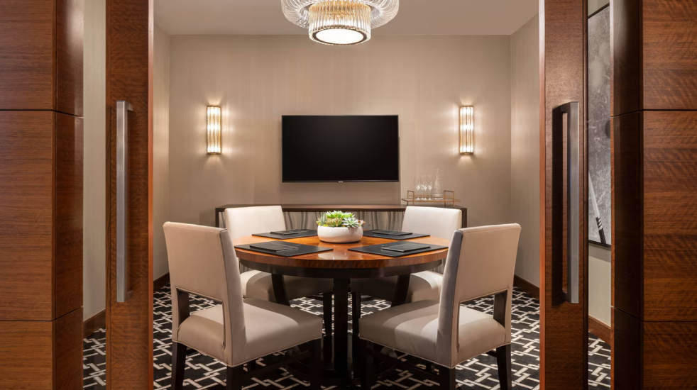 Club Deluxe Two Queen Beds Room City View
