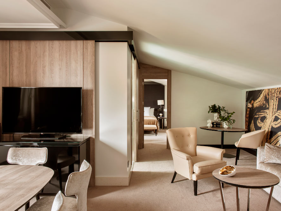 One Bedroom Master Suite RedLevel