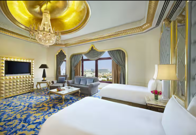 Qasr Twin Bed Room City View