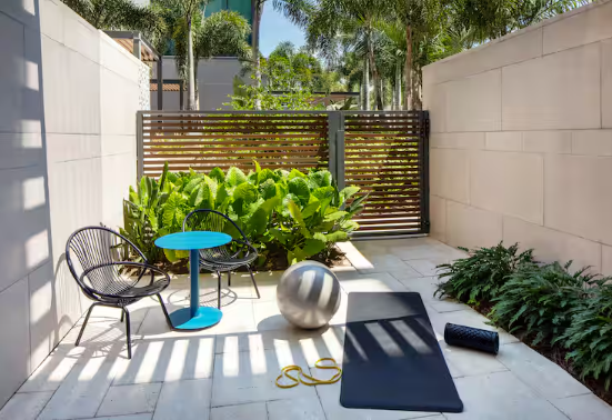 Wellness King Guestroom With Patio